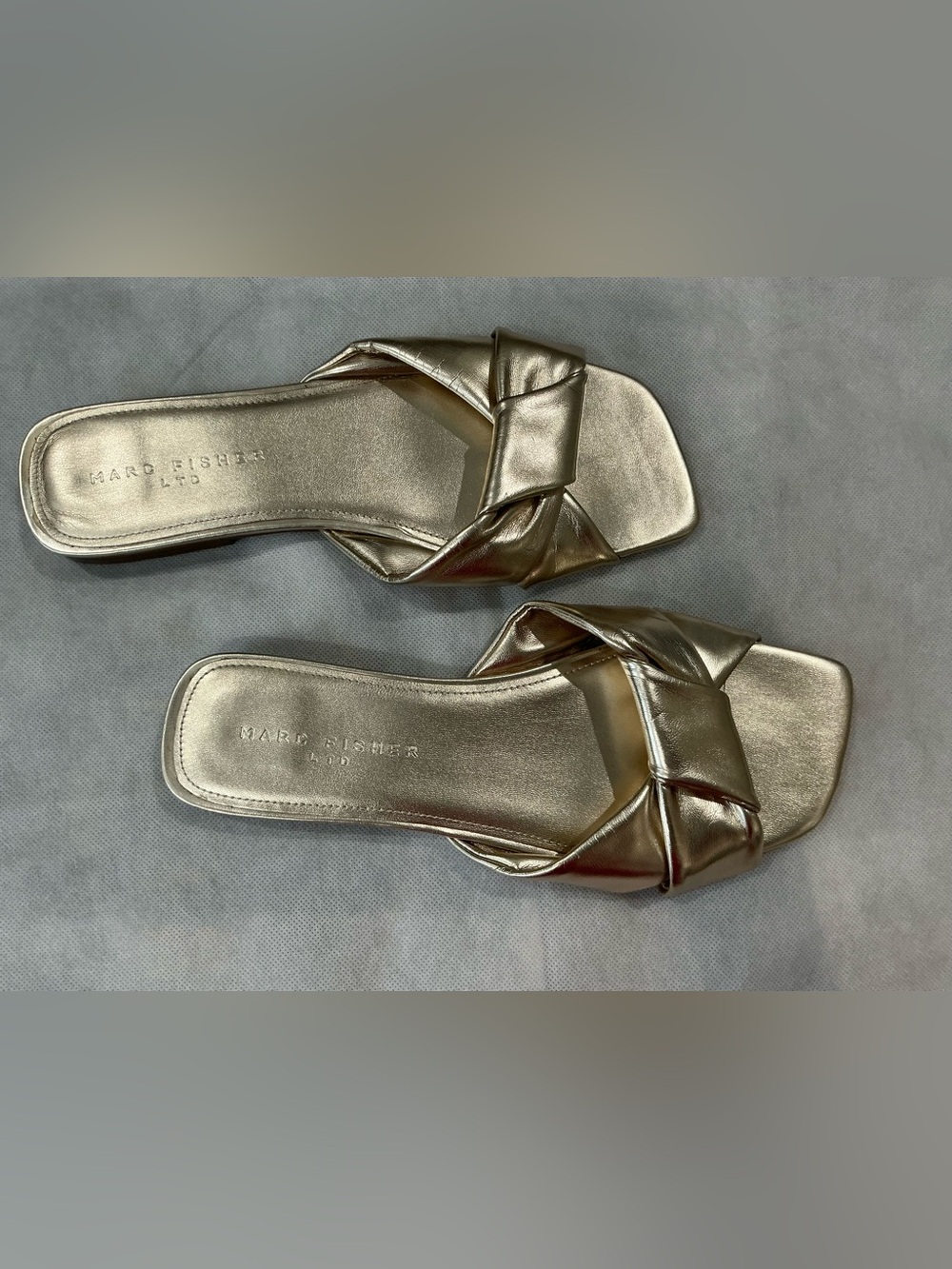 Marc Fisher LTD Gold Metallic Knot Slide Sandals Women’s Size 10M